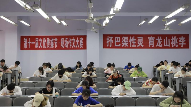视频制作合同：文化传媒公司必备的“法律之盾”**